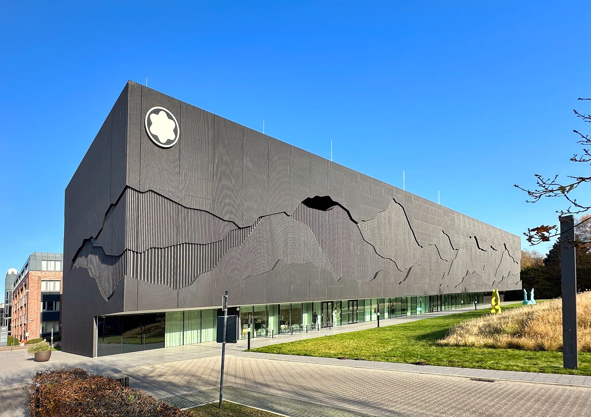 The building beside the factory in Lurup