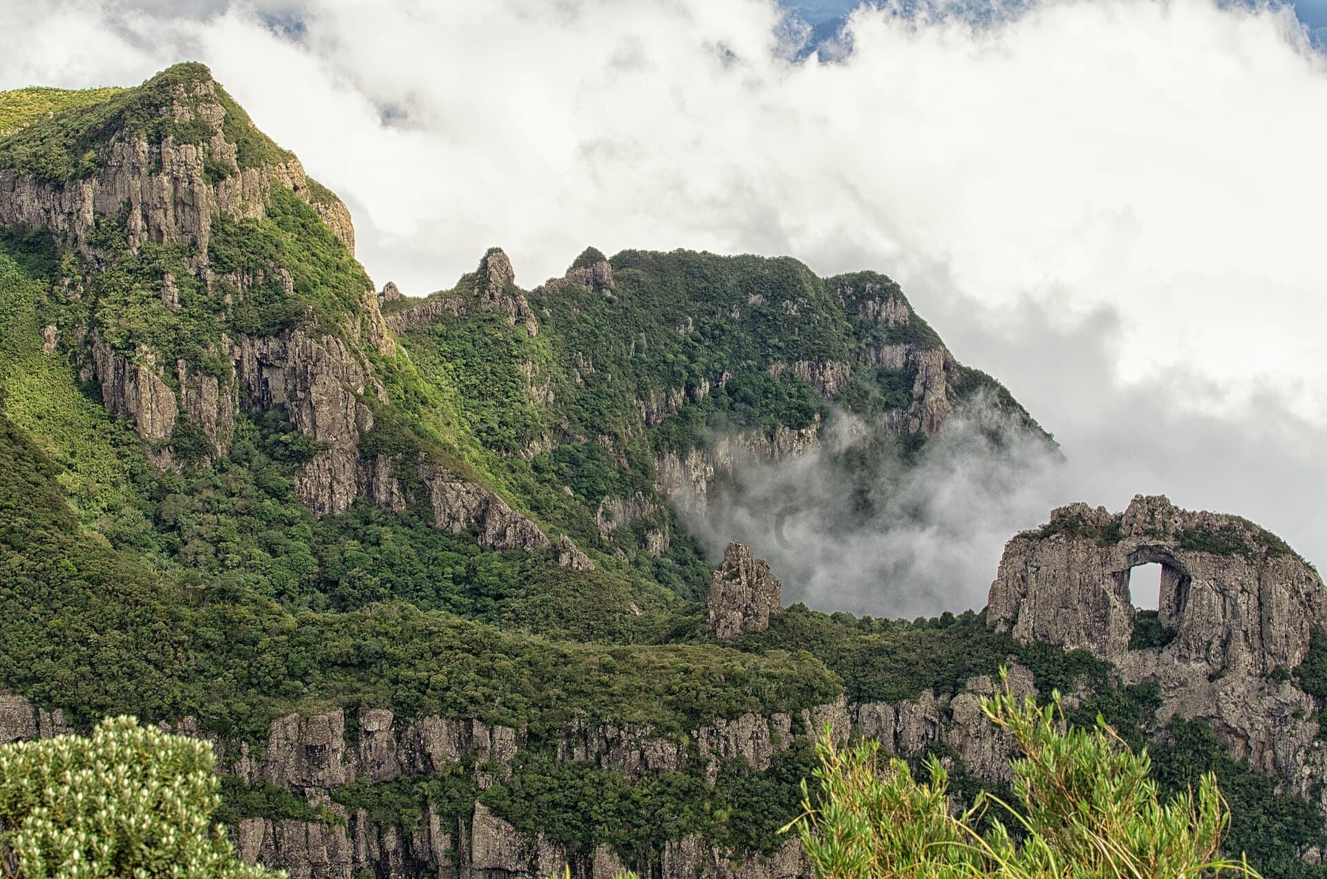 Morro da Igreja and Pedra Furada, Urubici