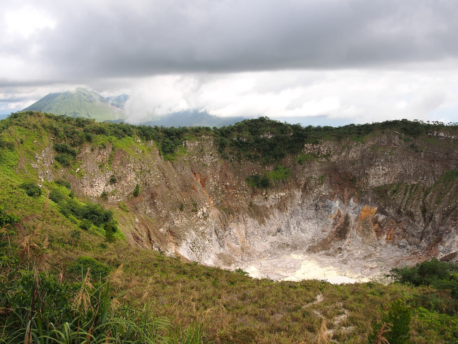 Mount Mahawu Crater, Manado