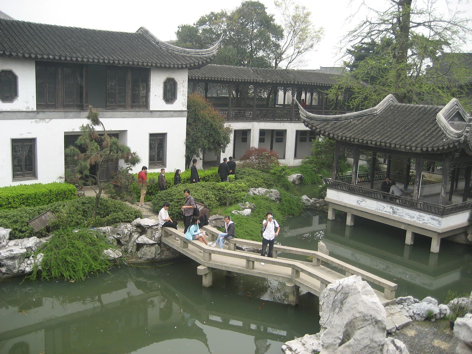 Mountain Villa with Embracing Beauty (Huanxiu Shanzhuang)