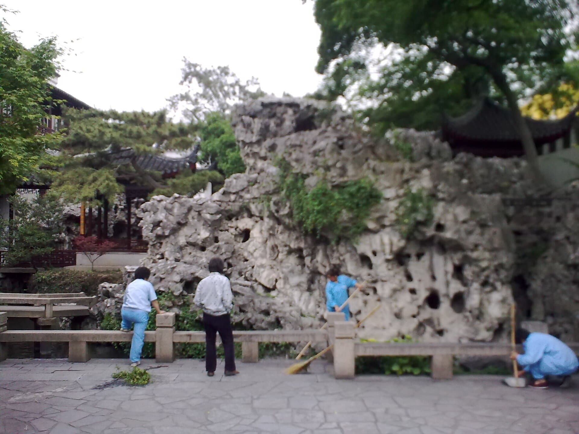 Mountain Villa with Embracing Beauty (Huanxiu Shanzhuang)