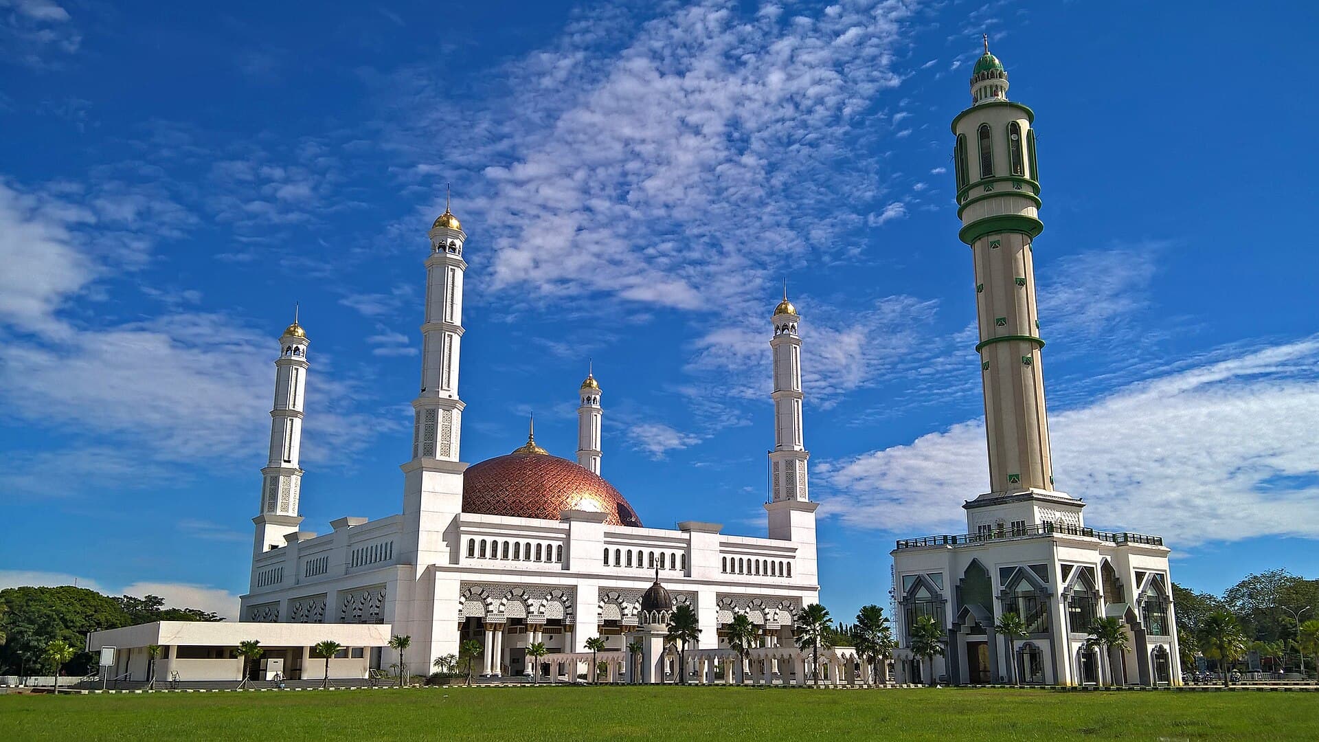 مسجد المجاهدين الكبير