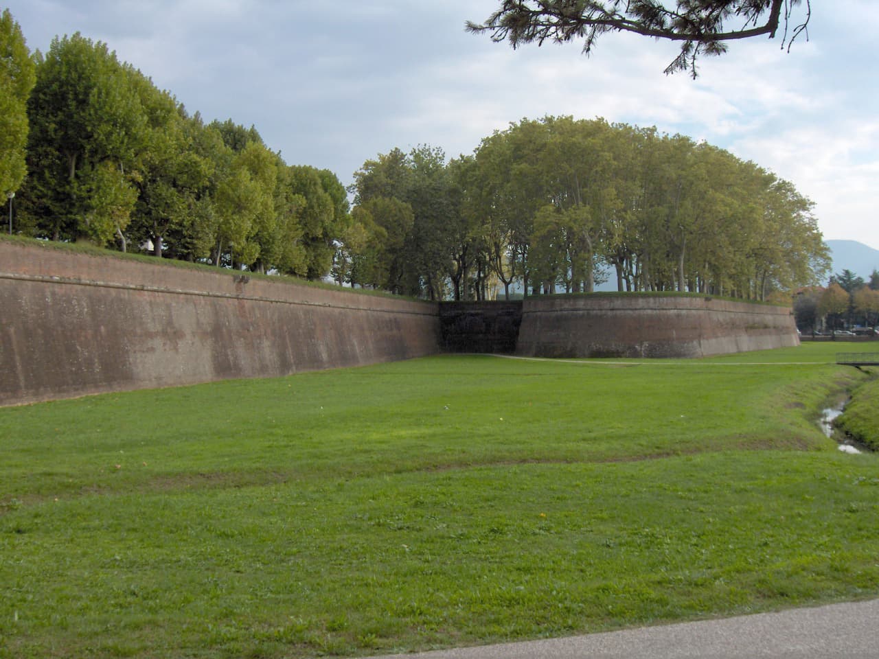 The Walls of Lucca, Lucca