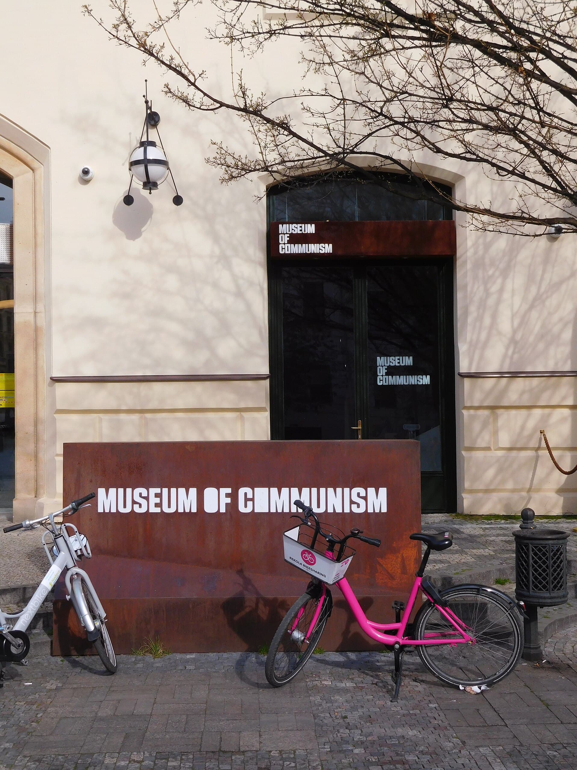 Museum of Communism, Prague