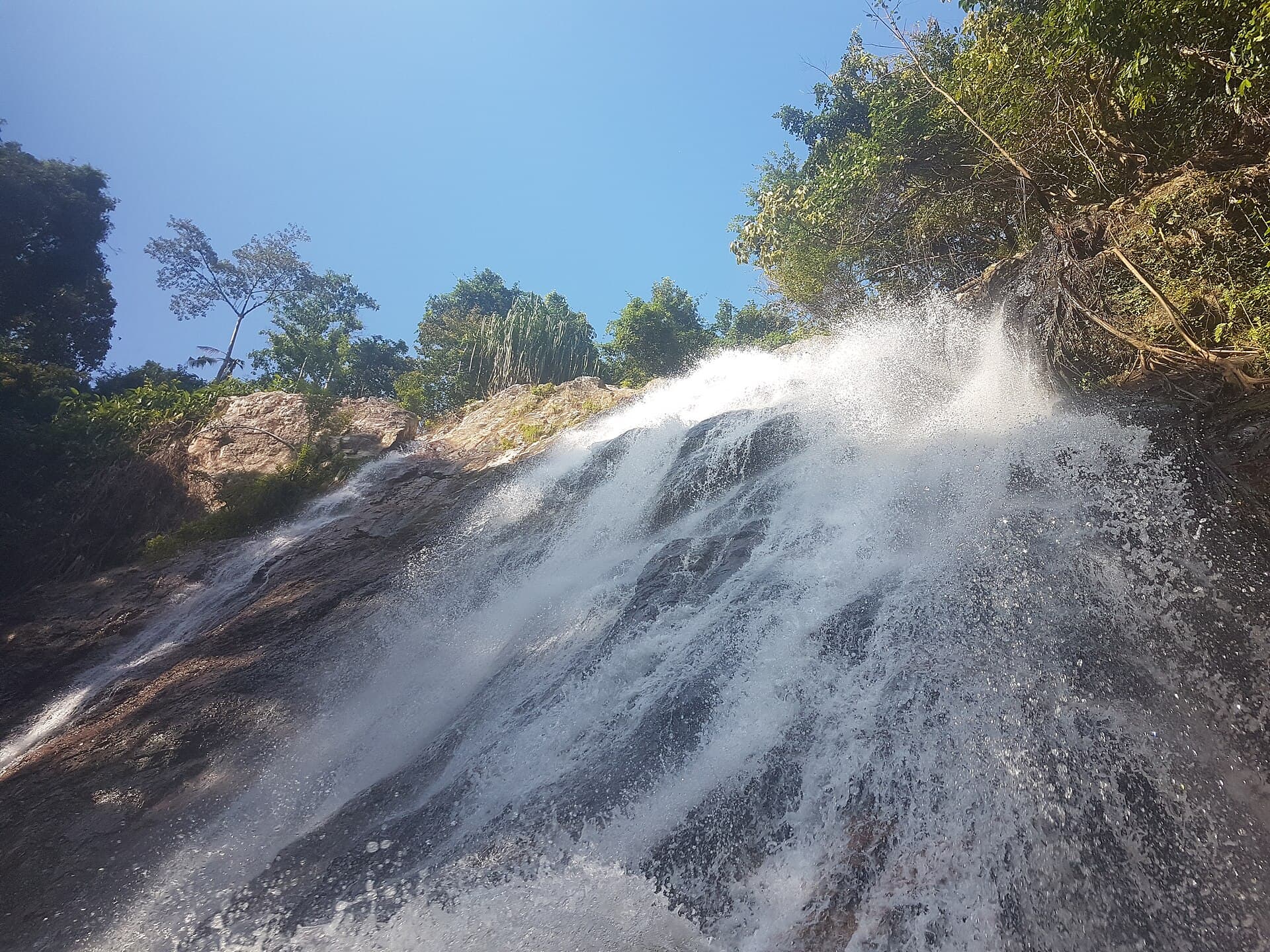 Na Muang Waterfall