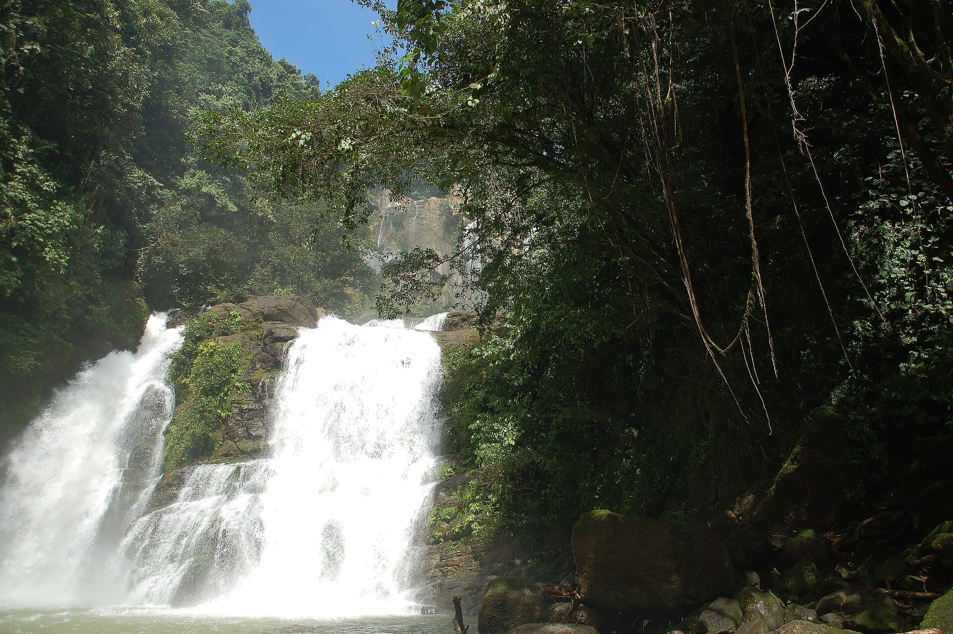Nauyaca waterfalls