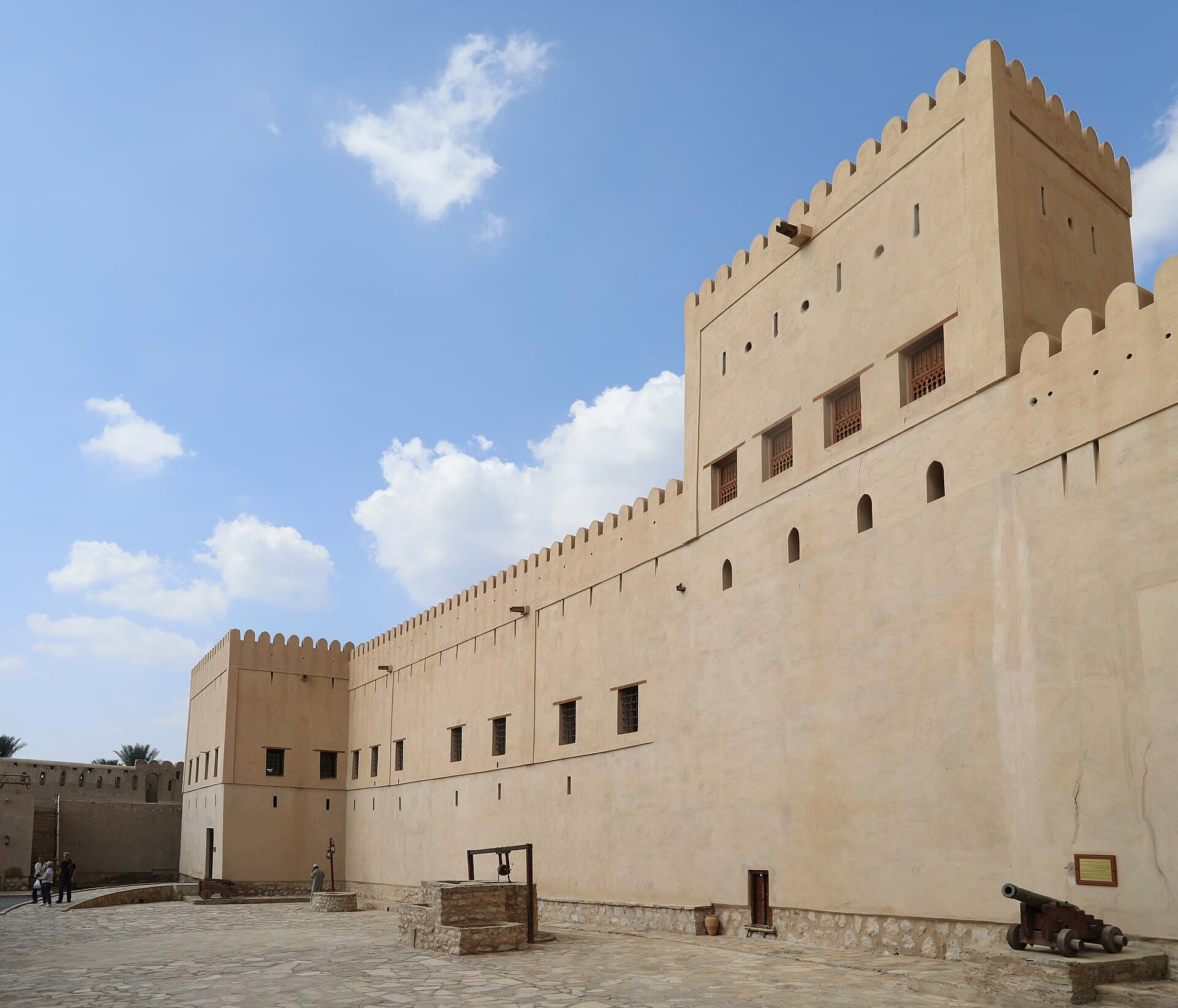 قلعة نزوى