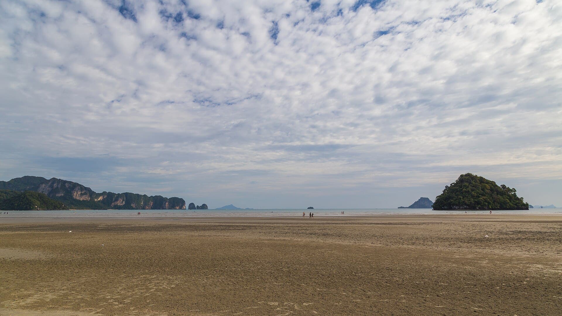 Noppharat Thara Beach, Krabi