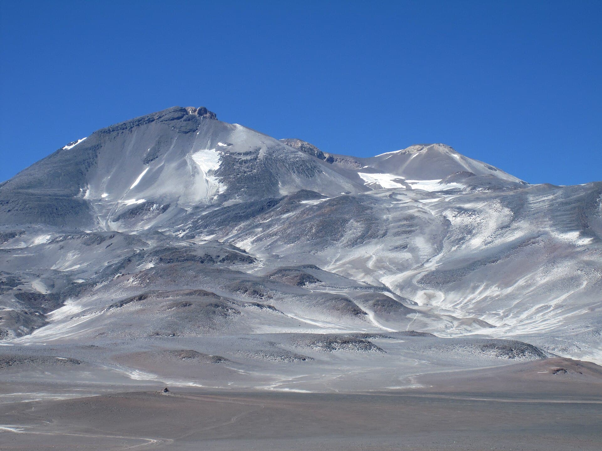 Ojos del Salado Volcano, Fiambalá