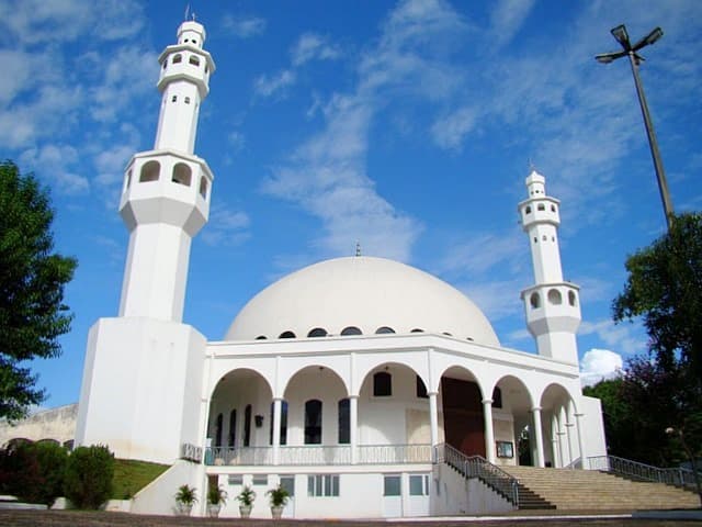 مسجد عمر بن الخطاب في فوز دو إيغواسو