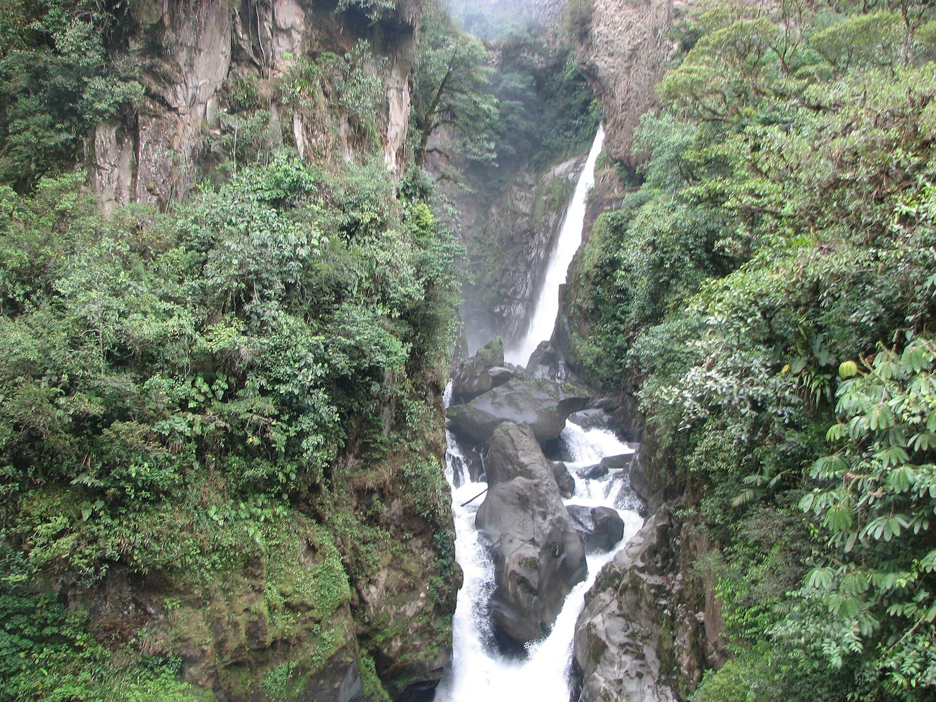 Pailón del Diablo Waterfall, Baños