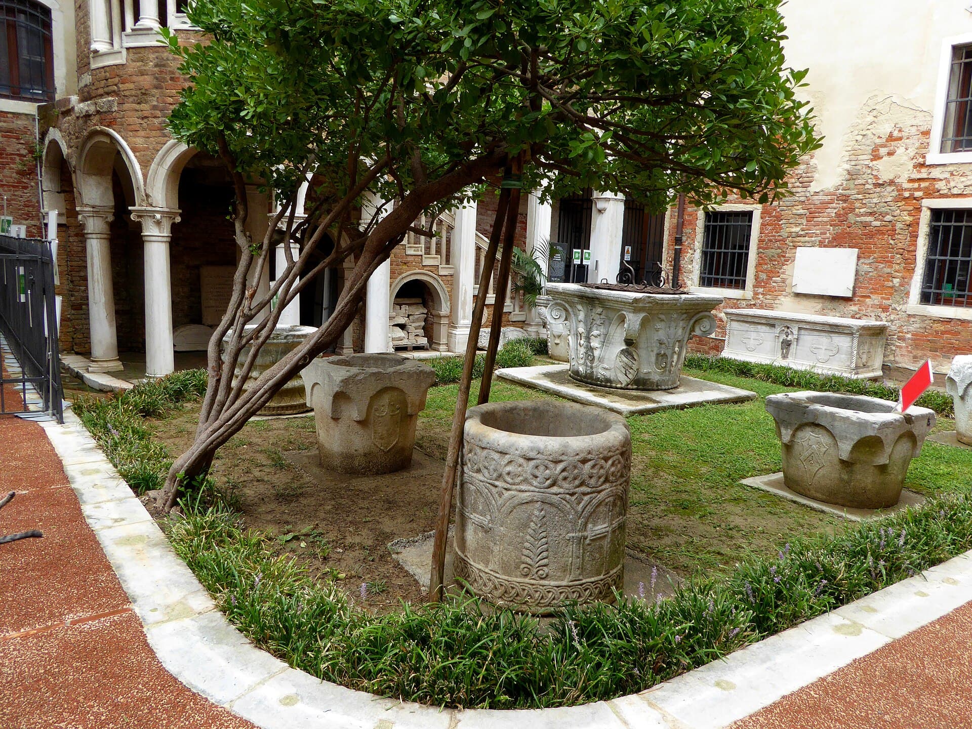 Palazzo Contarini del Bovolo, Venice