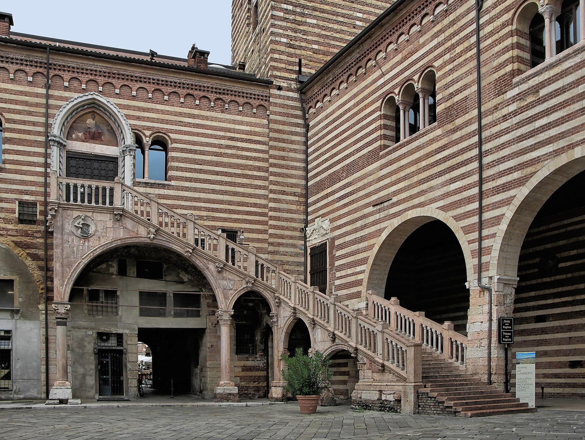 Palazzo della Ragione, Verona
