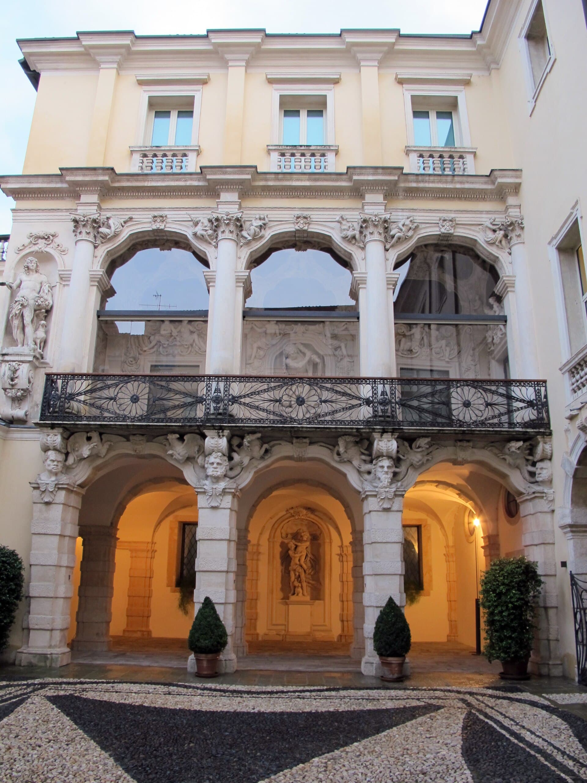 The Palazzo Leoni Montanari, Vicenza