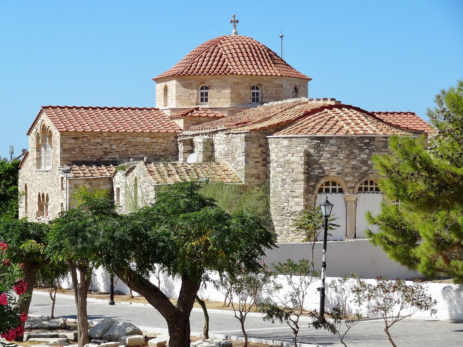 Panagia Ekatontapiliani, Paros