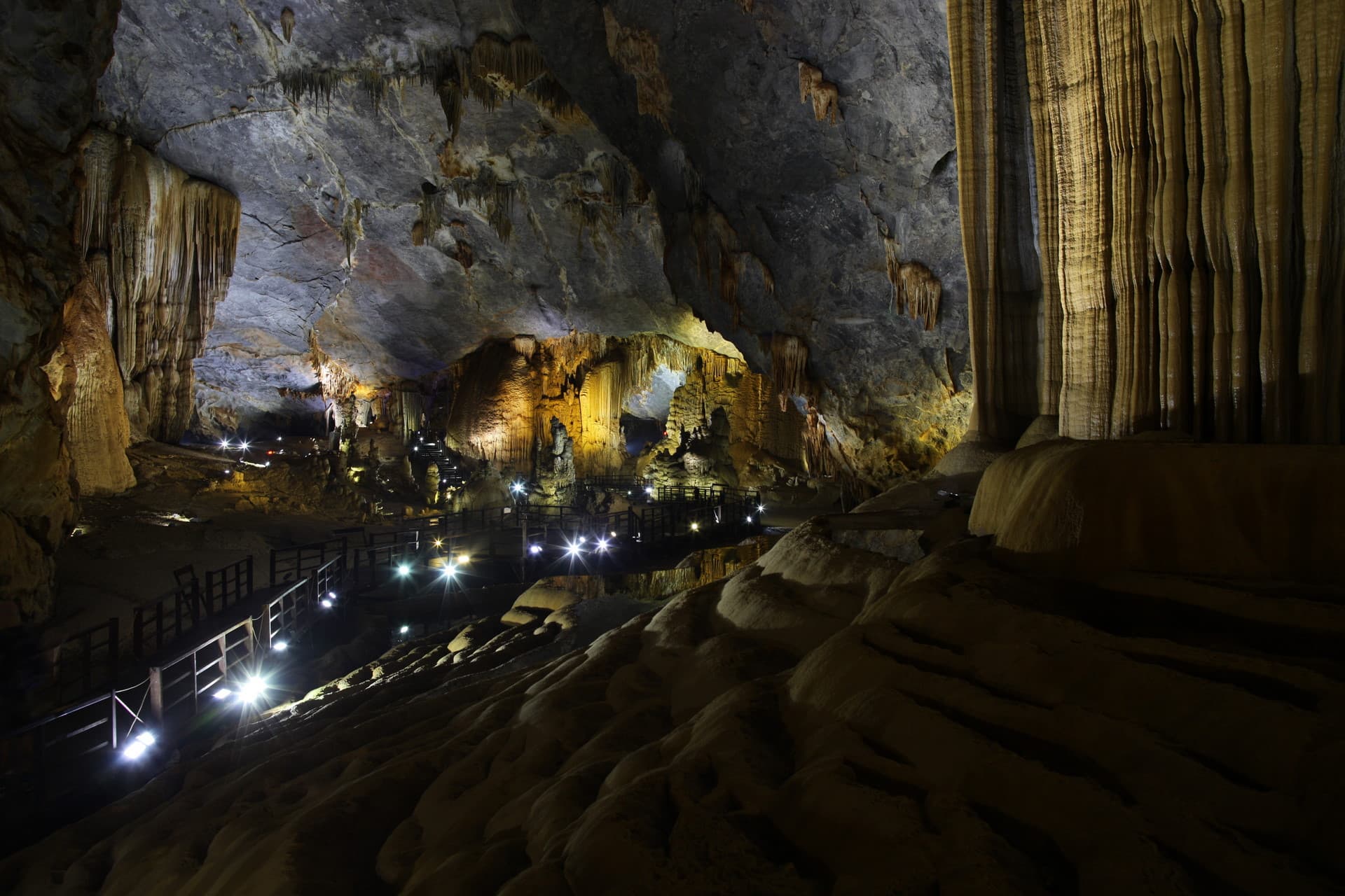 Paradise Cave (Thien Duong), Phong Nha