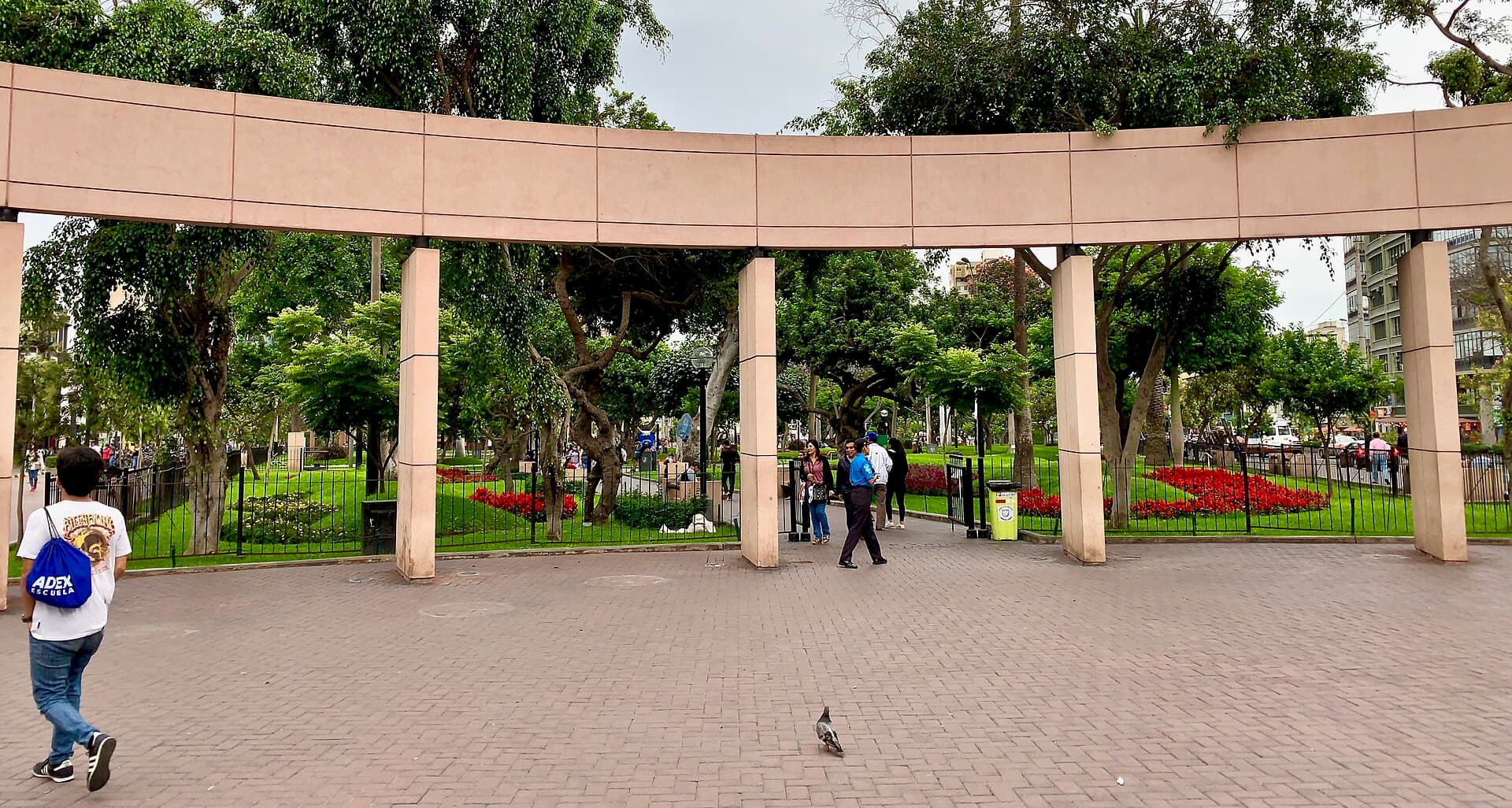 Parque Kennedy, Miraflores