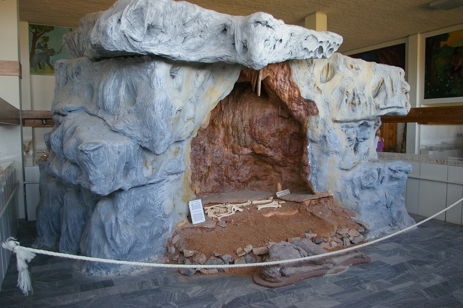 Petralona Cave, Halkidiki