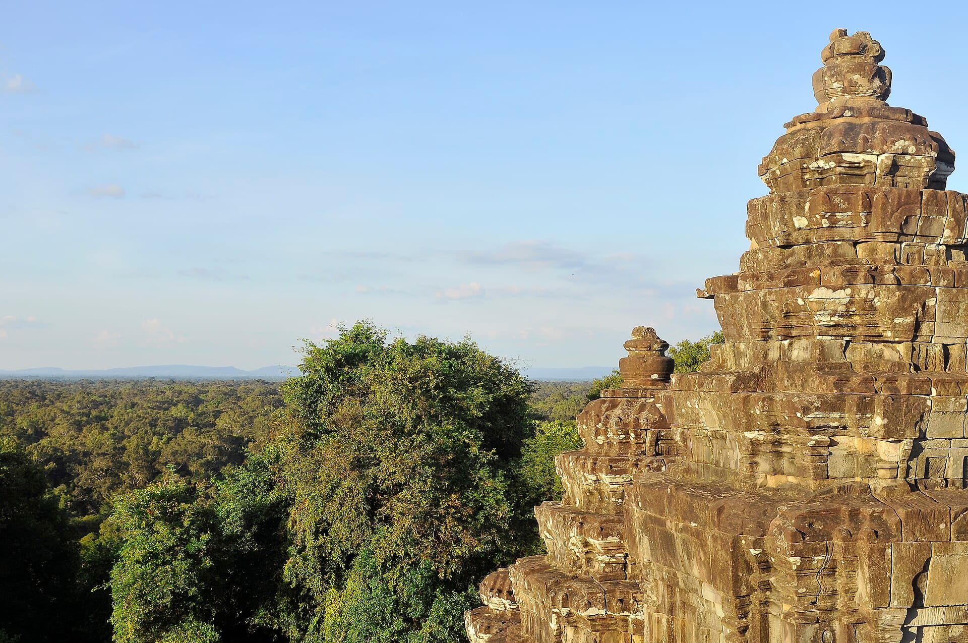 Phnom Bakheng hilltop temple