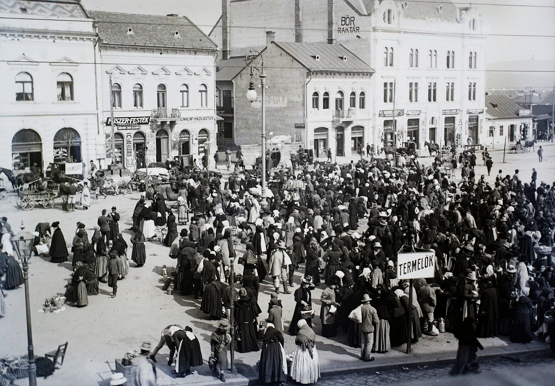 Piața Mihai Viteazul, Cluj-Napoca