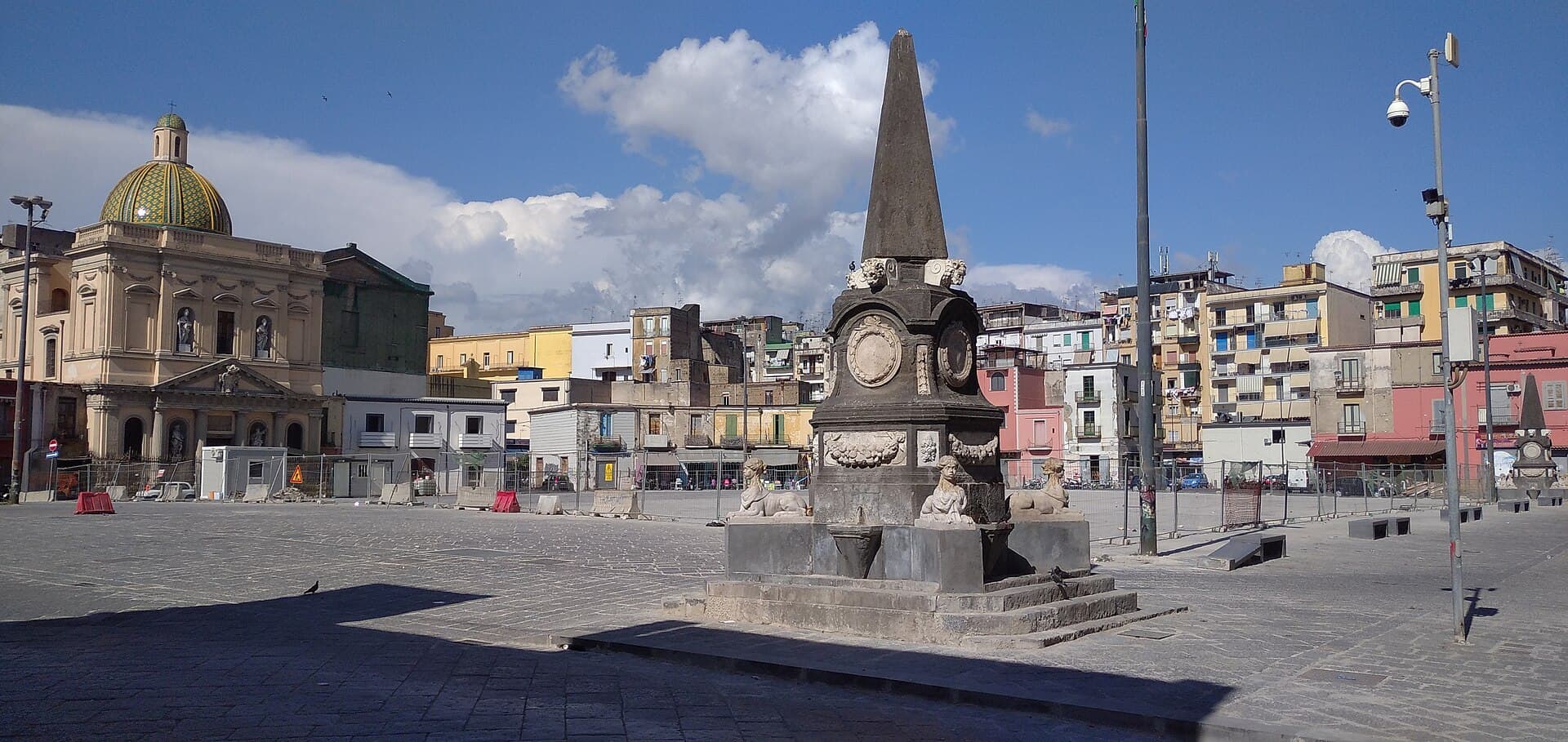 Piazza del Mercato, Naples