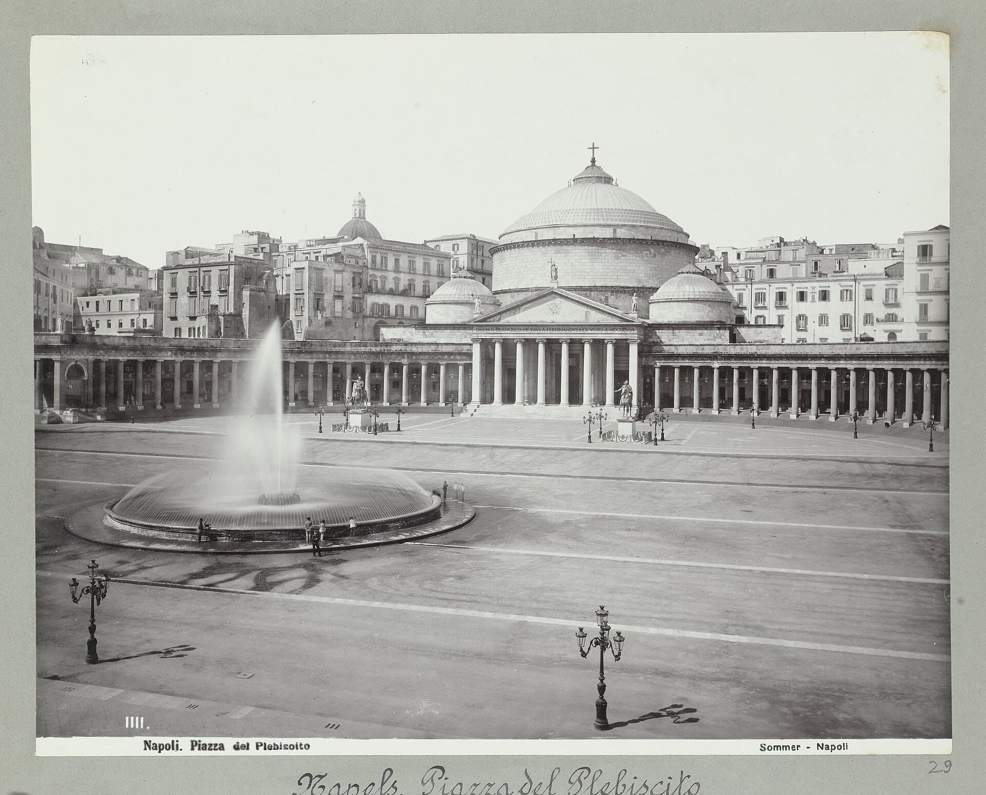 Piazza del Plebiscito, Naples