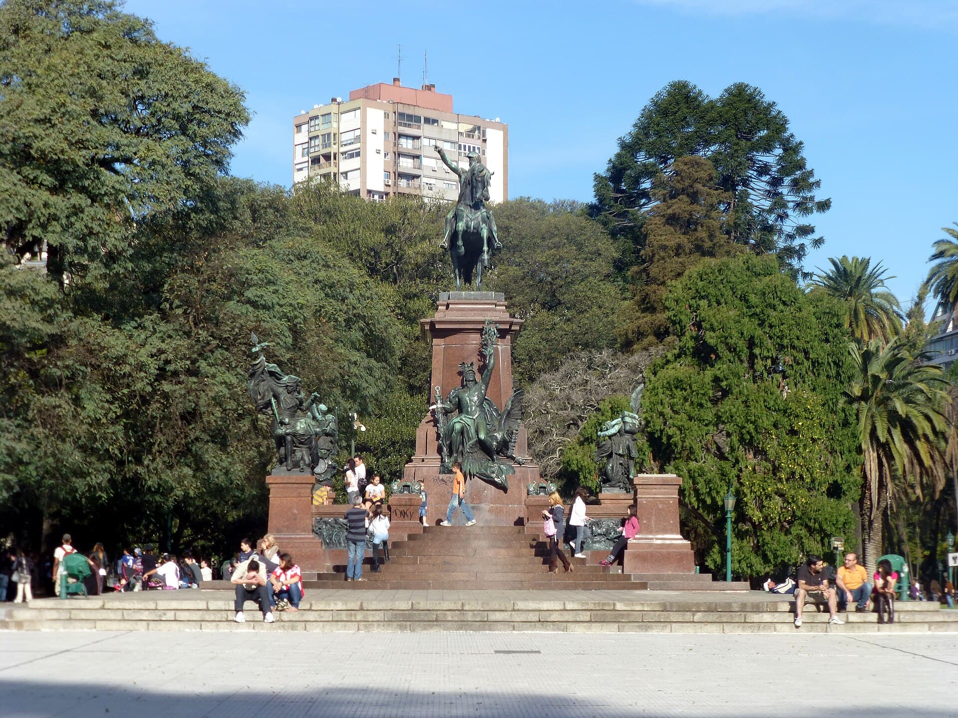 Plaza San Martín (Buenos Aires), Buenos Aires