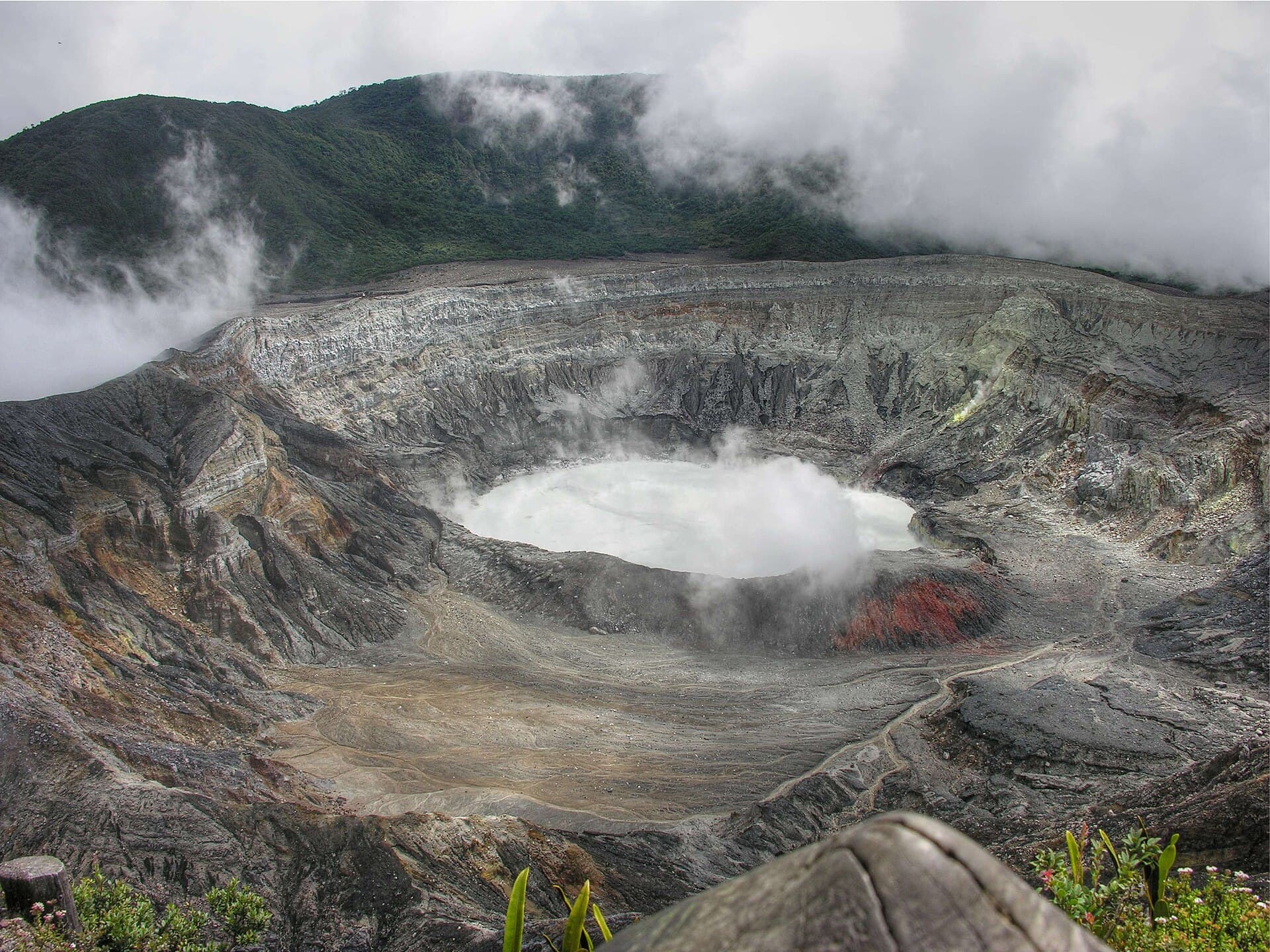 Poás volcano crater
