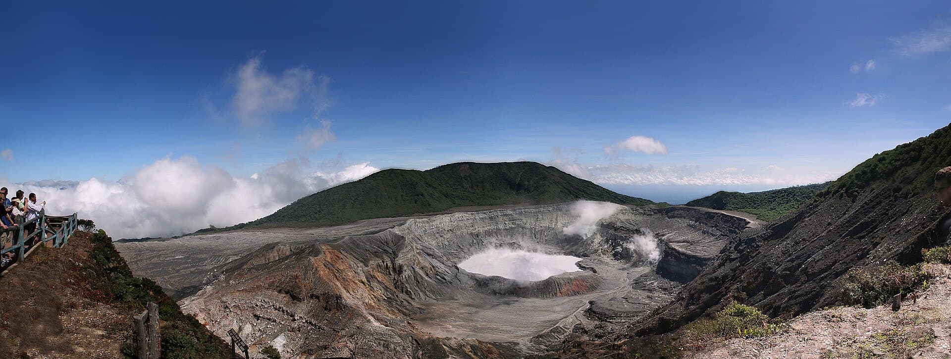 Poás volcano crater