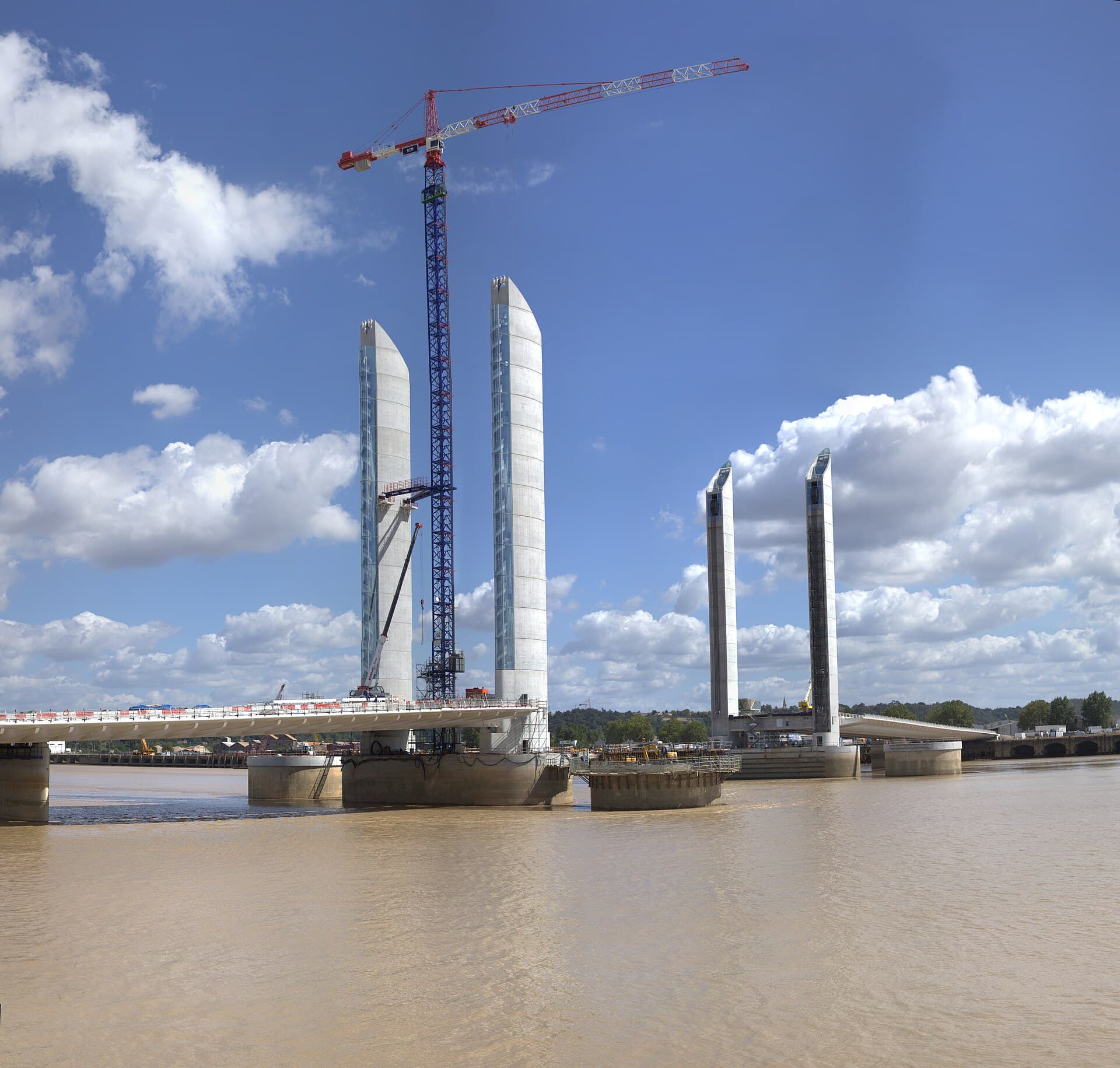 Pont Jacques-Chaban-Delmas, Bordeaux