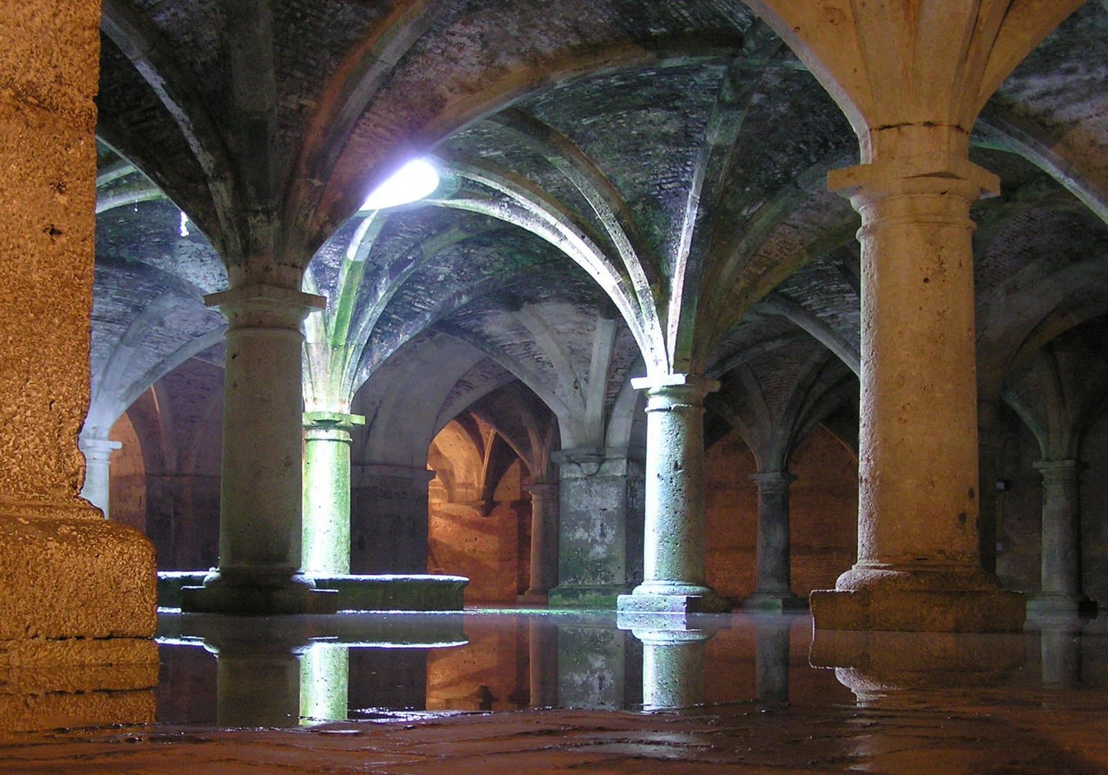 Portuguese Cistern