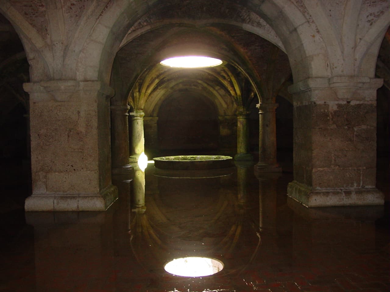 Portuguese Cistern