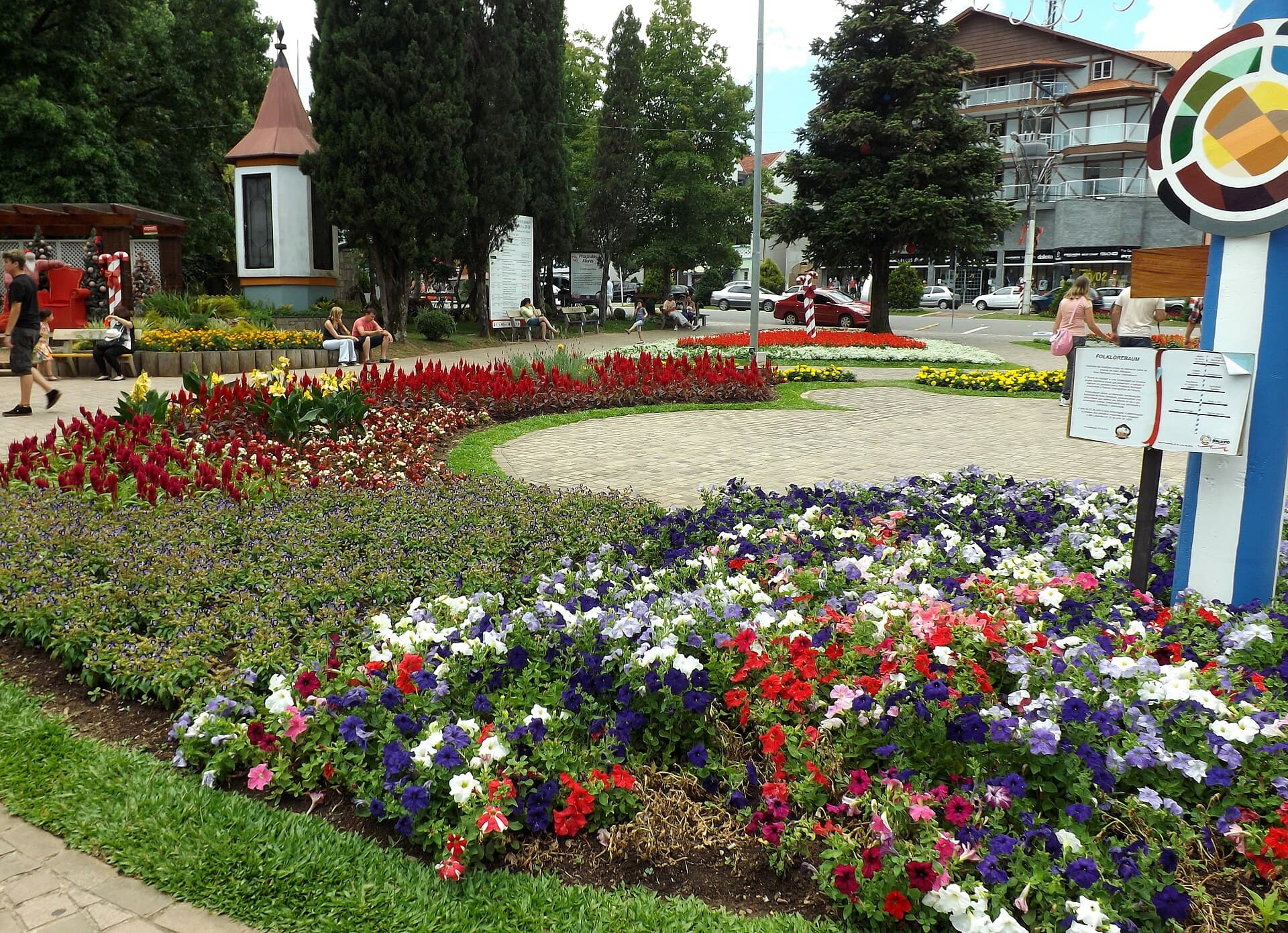 Praça das Flores and the Green Labyrinth, Nova Petrópolis