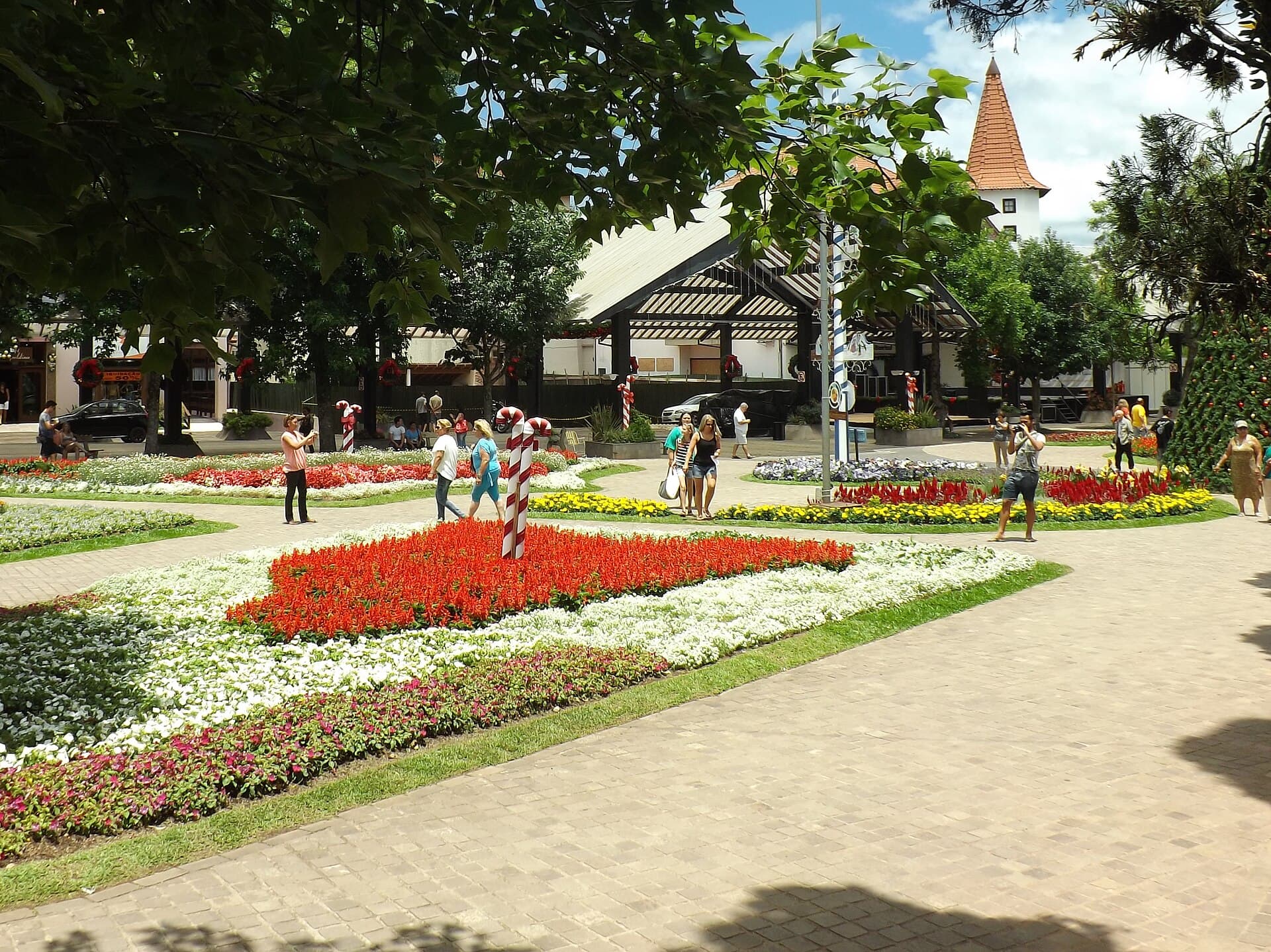Praça das Flores and the Green Labyrinth, Nova Petrópolis