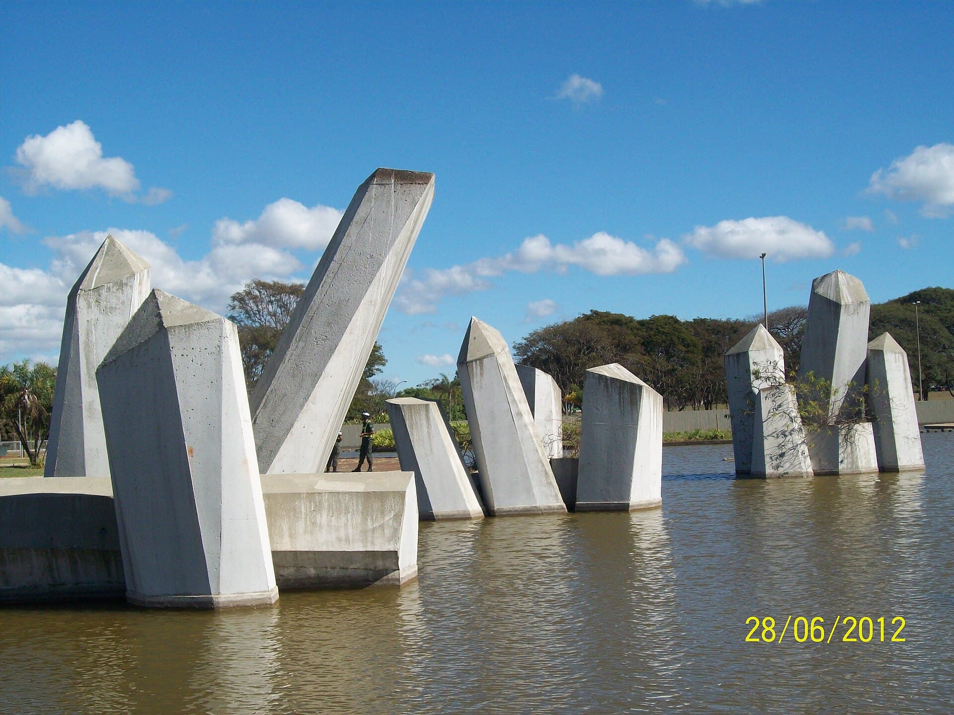Praça dos Cristais, Brasília