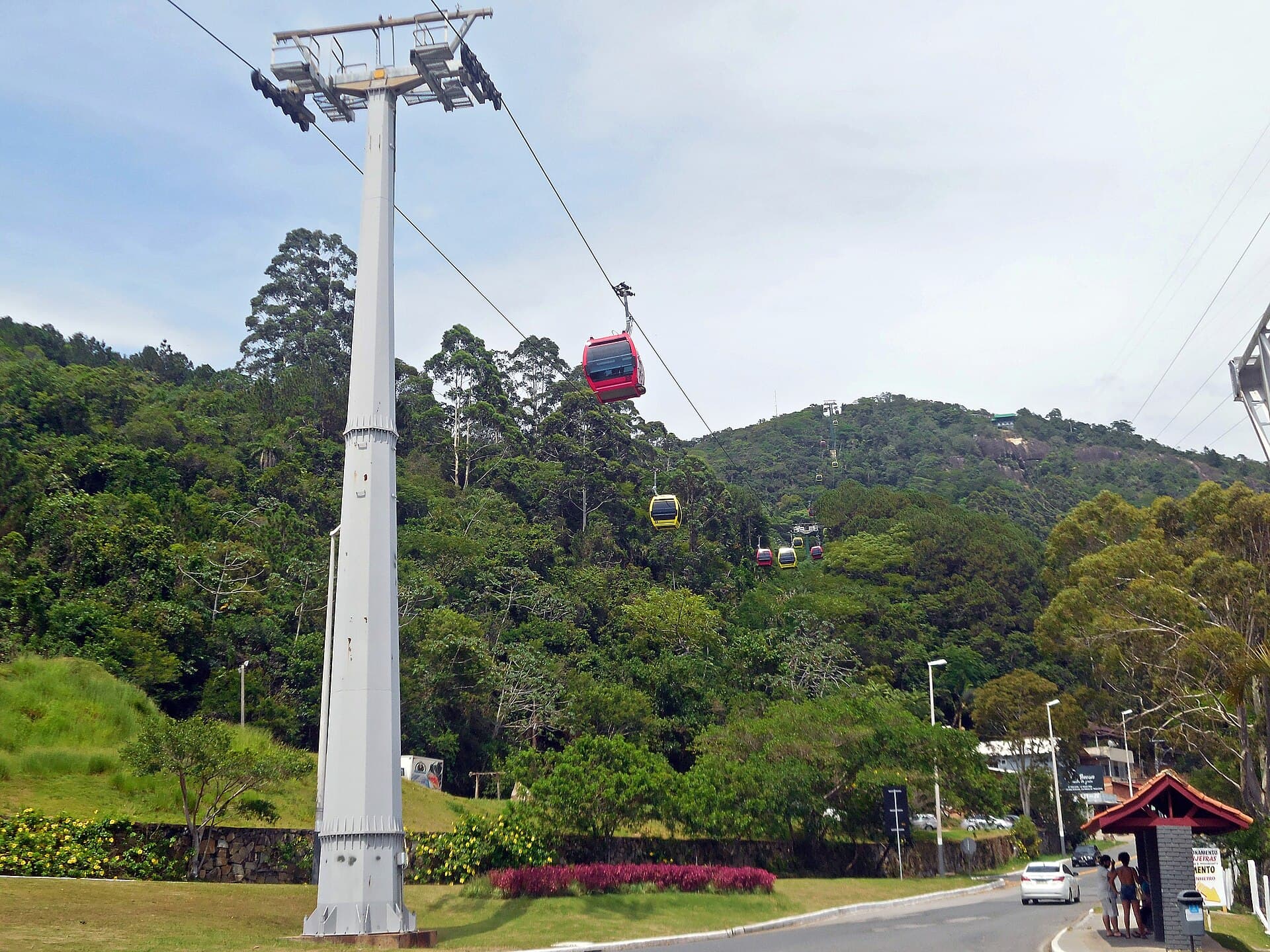 Laranjeiras Beach and the Unipraias cable car, Balneário Camboriú