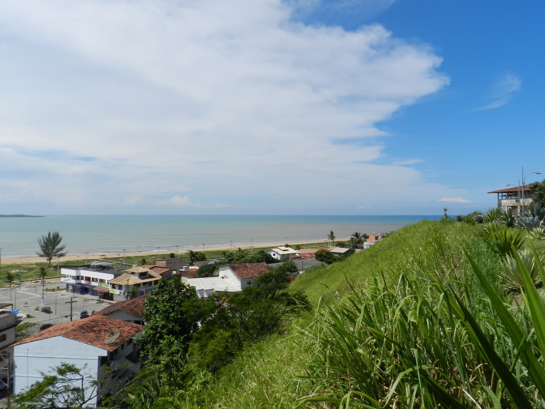 Praia de Nova Almeida, Serra
