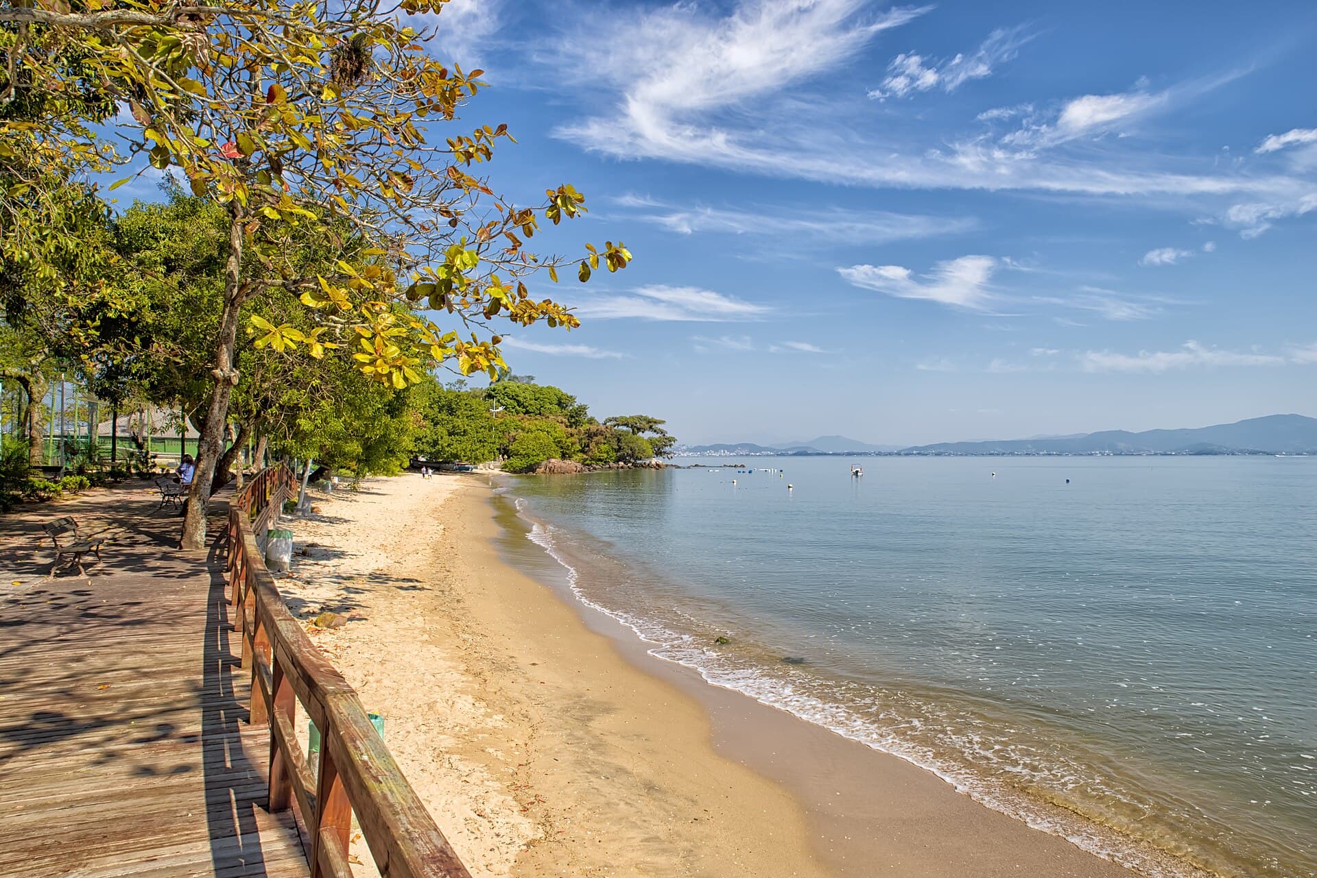 Praia do Sambaqui, Florianópolis