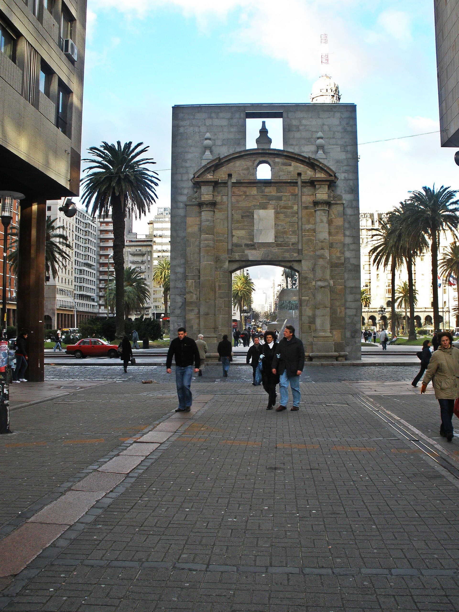 Puerta de la Ciudadela, Montevideo