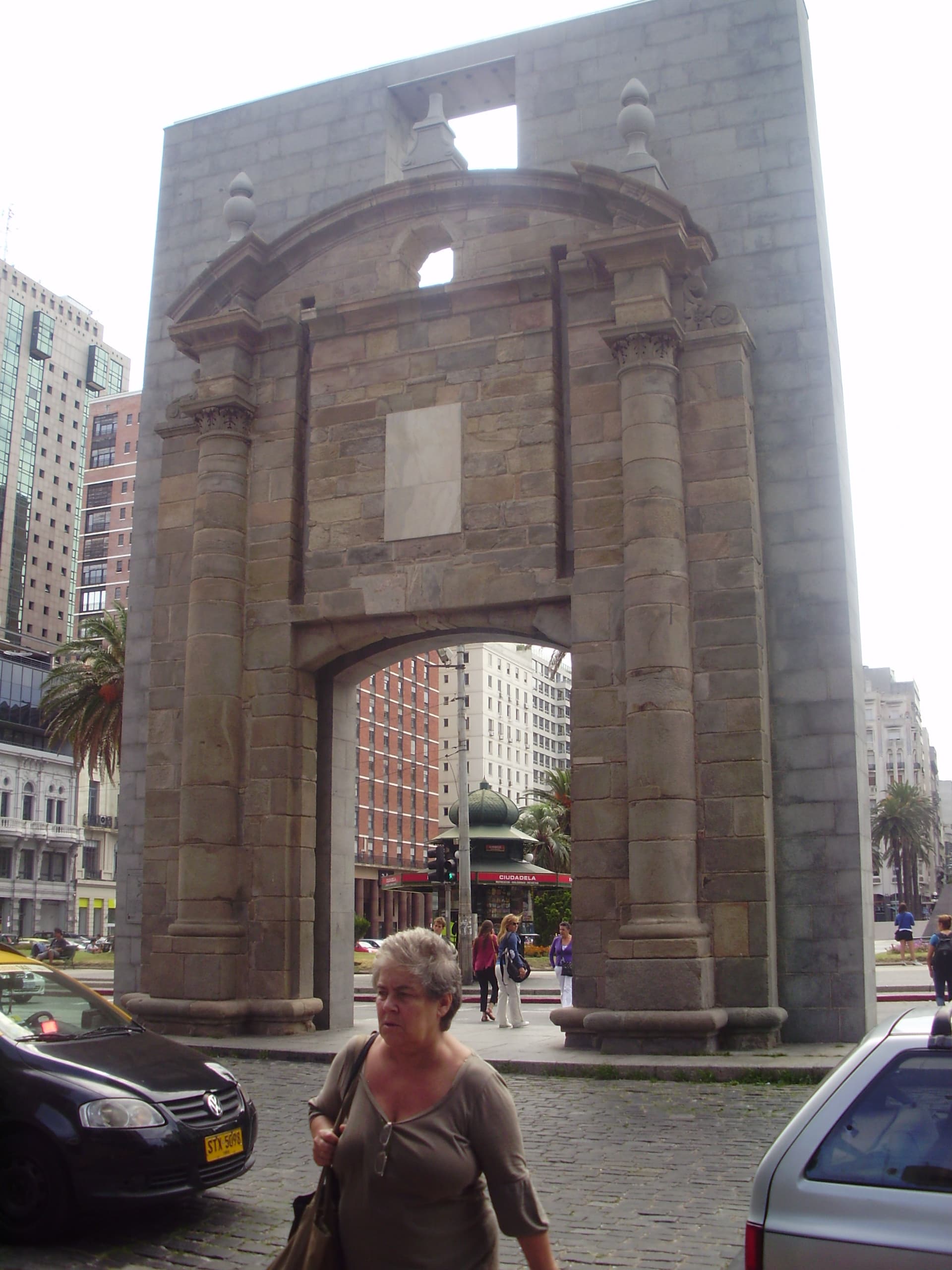 Puerta de la Ciudadela, Montevideo