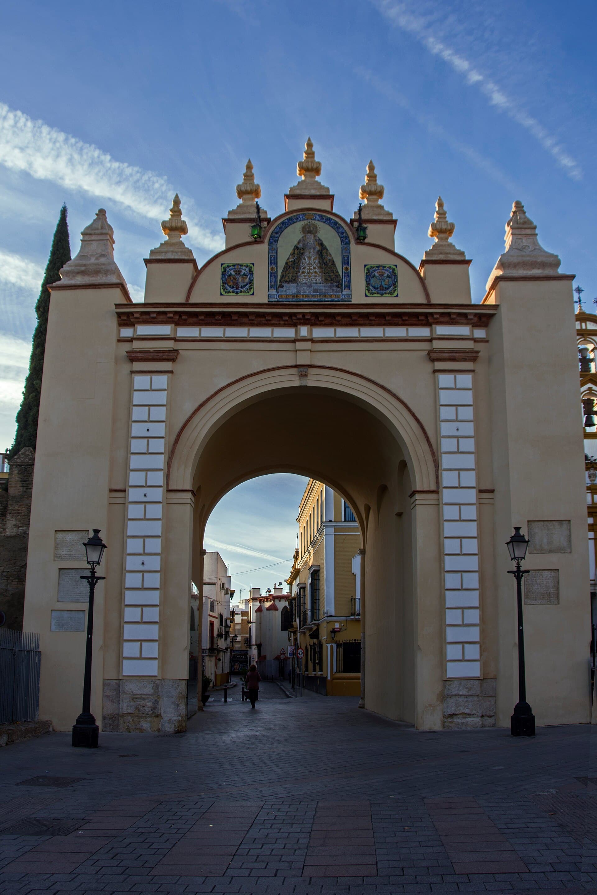 Puerta de la Macarena, Seville