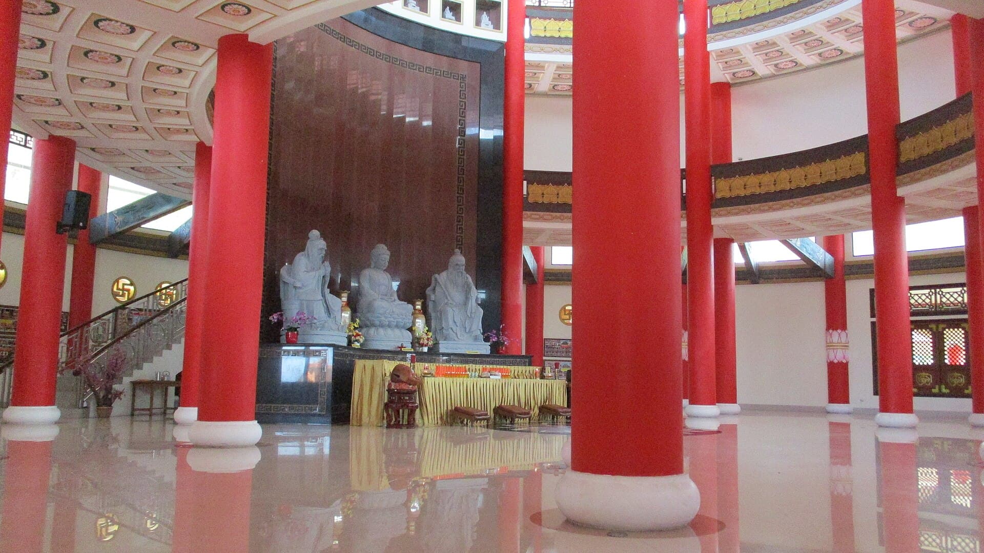 Puri Tri Agung temple on Tikus beach
