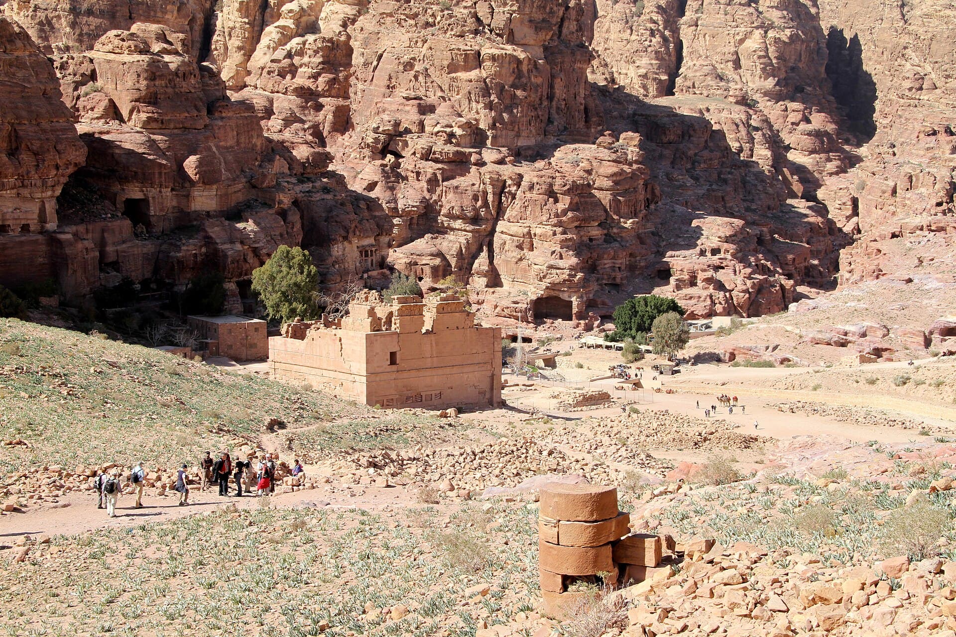 Qasr al-Bint (Petra), Petra