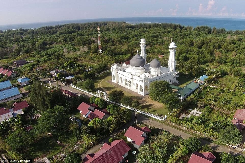 Rahmatullah Mosque, Lampuuk