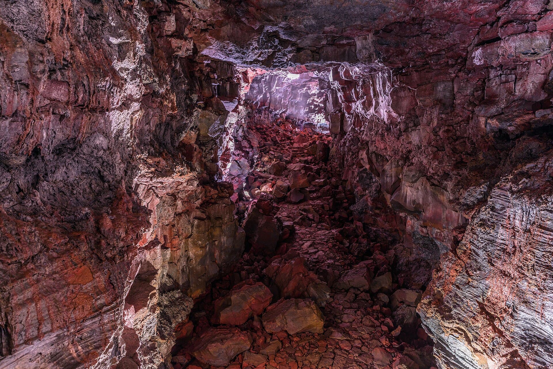 Raufarhólshellir Lava Tunnel, Reykjavik