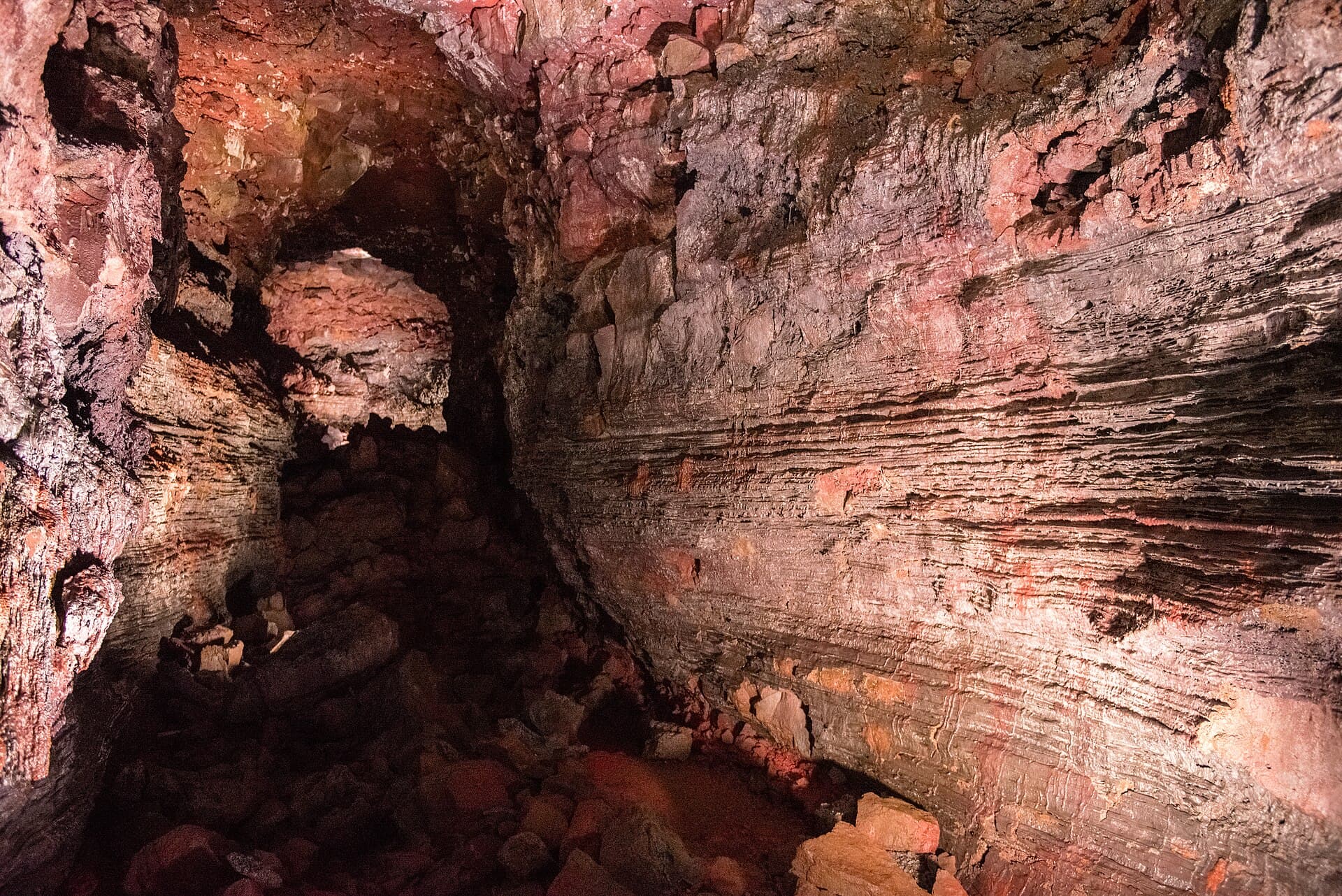 Raufarhólshellir Lava Tunnel, Reykjavik