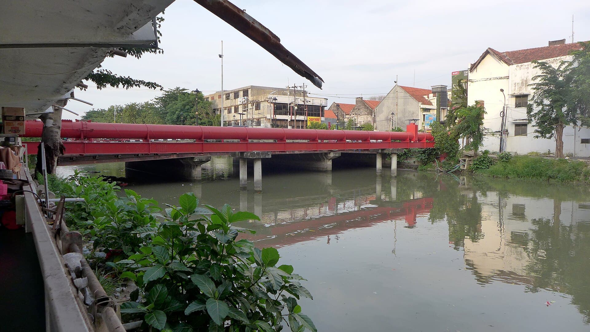 Red Bridge and Old Town