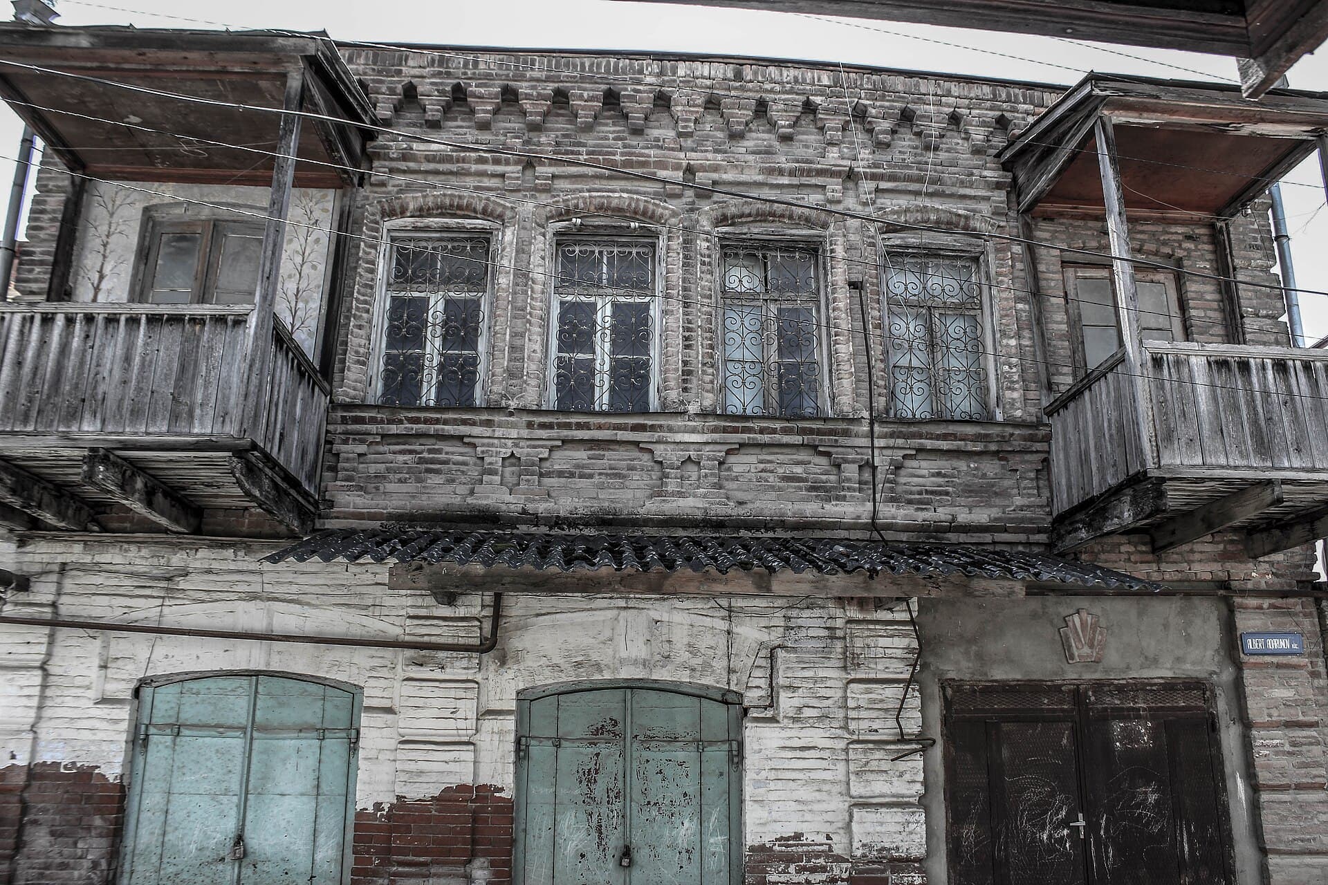 Red Village (Qırmızı Qəsəbə)