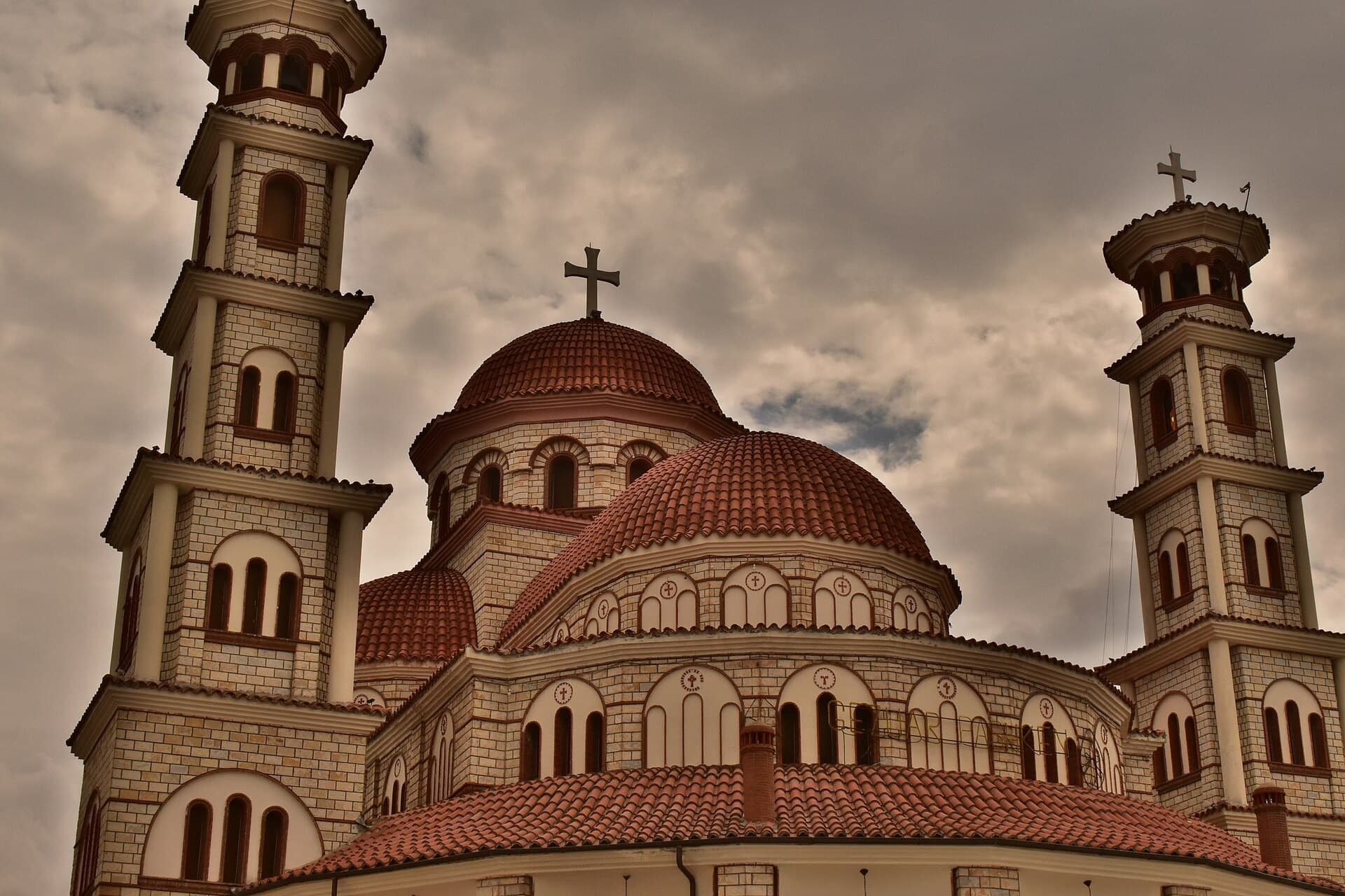 Resurrection Cathedral (Korçë), Korçë