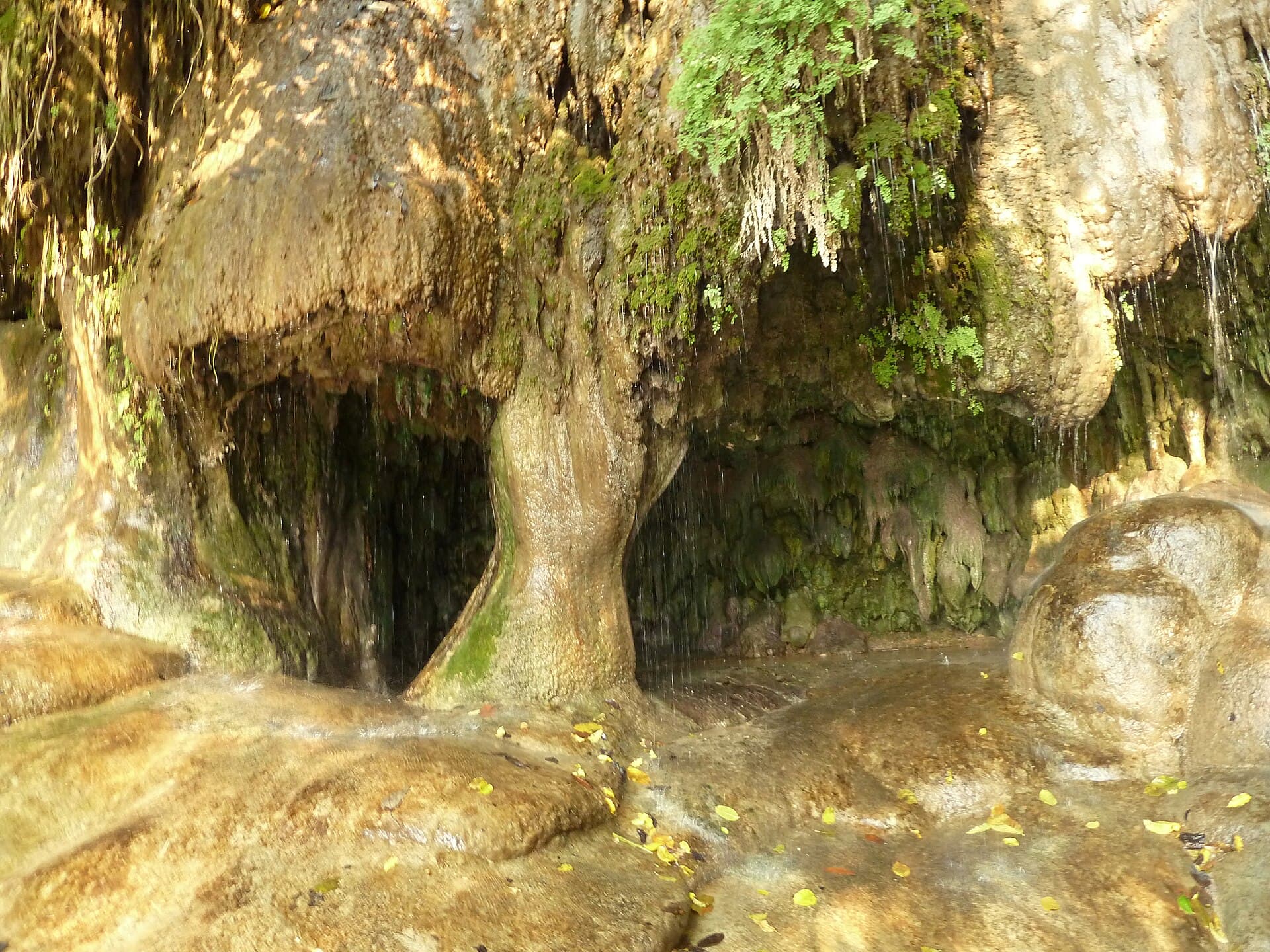 Sai Yok Noi Waterfall, Kanchanaburi